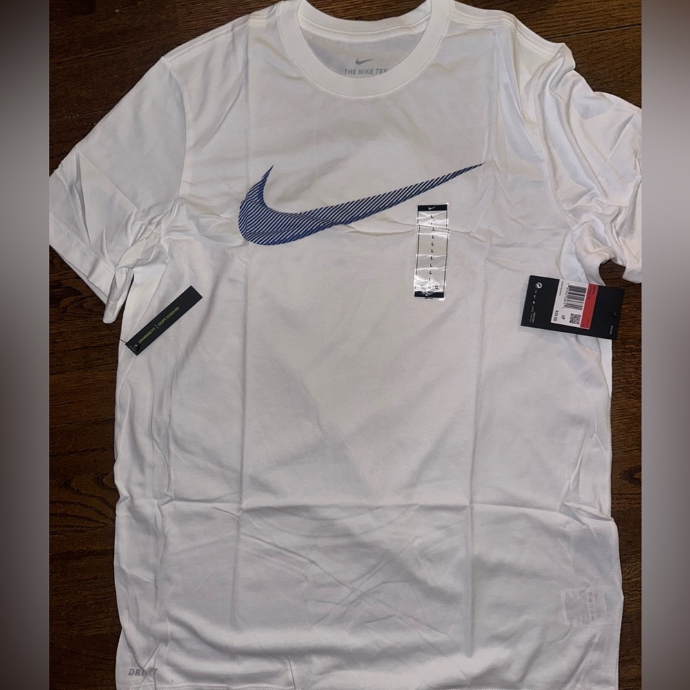 Nike Shirt The Nike Tee Standard Fit White Swoosh Front - Size SM MED LG XL -NEW